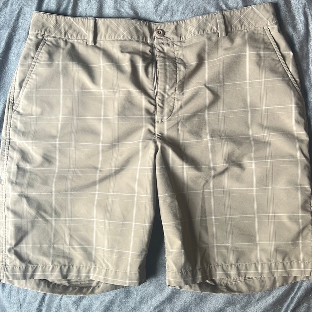Under Armour Mens performance plaid golf shorts size 38